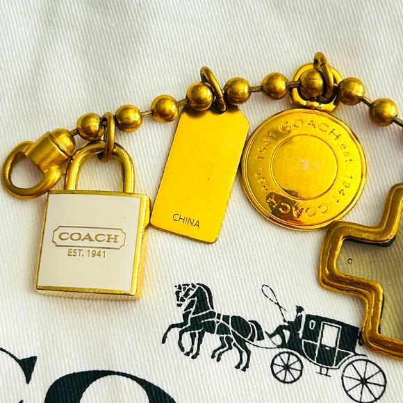 💰SOLD💰Vintage Coach 1941 Charm Bracelet - Picture 6 of 15